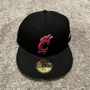 Cincinatti Bearcats - New Era - Fitted Hat (7 1/4)